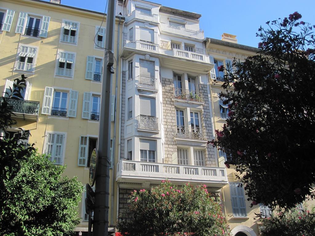 Charmant Appartement Au Centre De Nizza Exterior foto