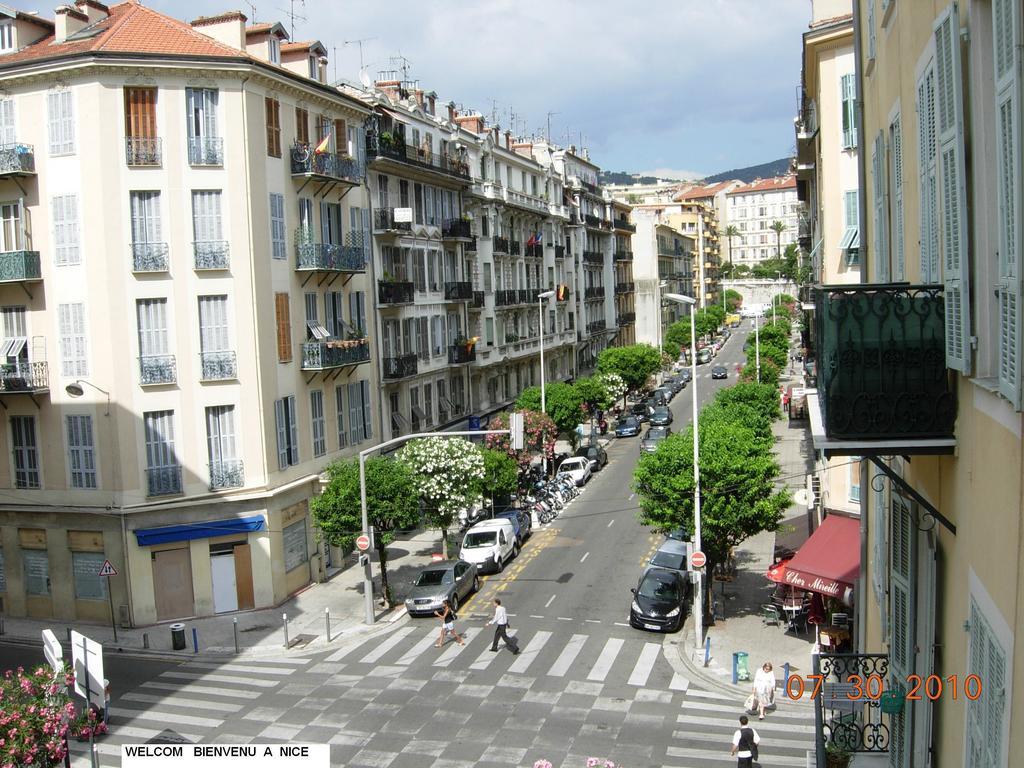 Charmant Appartement Au Centre De Nizza Exterior foto